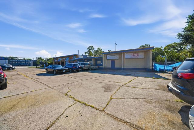 9952 S Halsted Street, Chicago, IL 60628