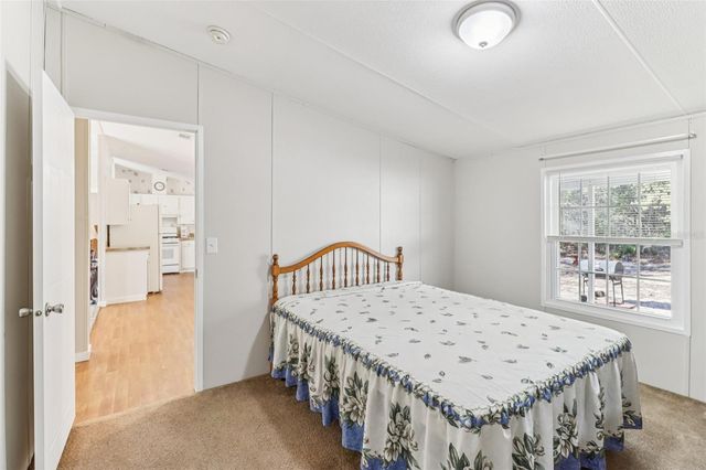 16180 NE 2ND LOOP, Silver Springs, FL 34488