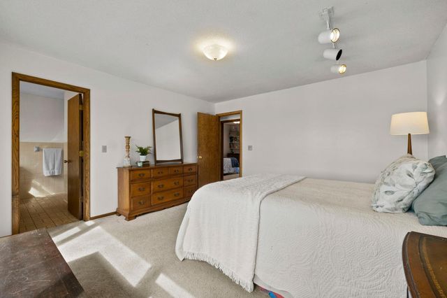 1700 Atwater Path, Inver Grove Heights, MN 55077