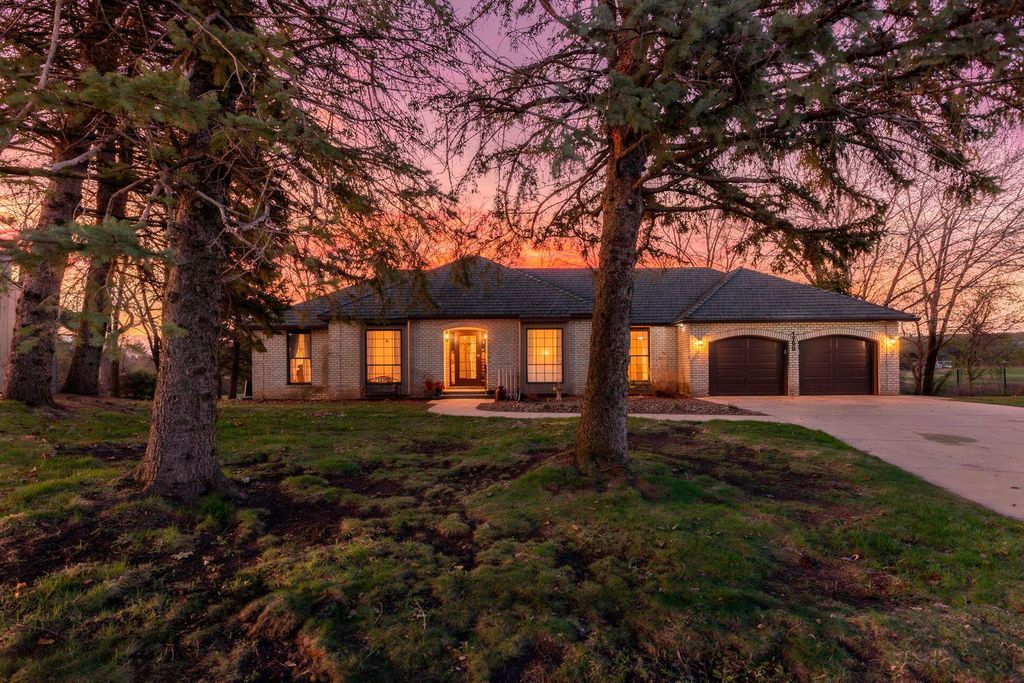 1700 Atwater Path, Inver Grove Heights, MN 55077