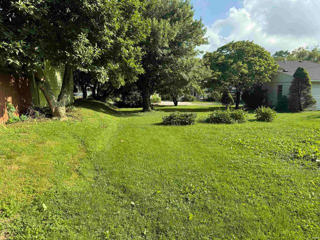 614 W Dixie Street, Bloomington, IN 47403