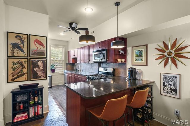 2103 Allen Avenue B, St Louis, MO 63104