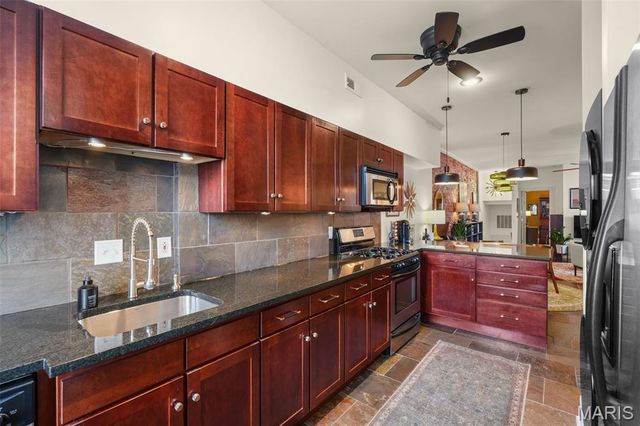 2103 Allen Avenue B, St Louis, MO 63104