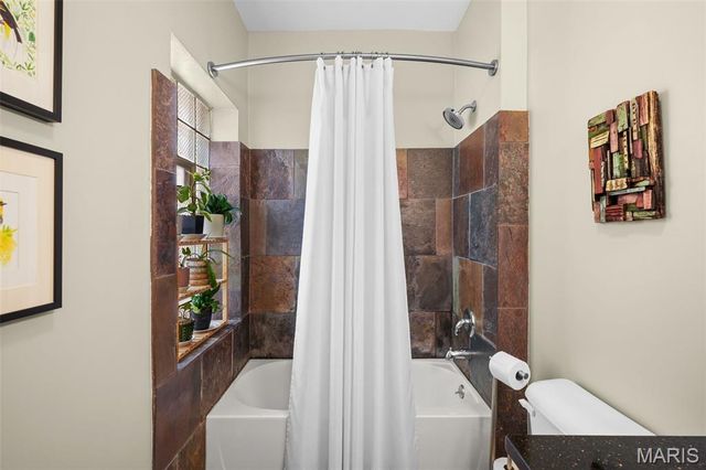 2103 Allen Avenue B, St Louis, MO 63104
