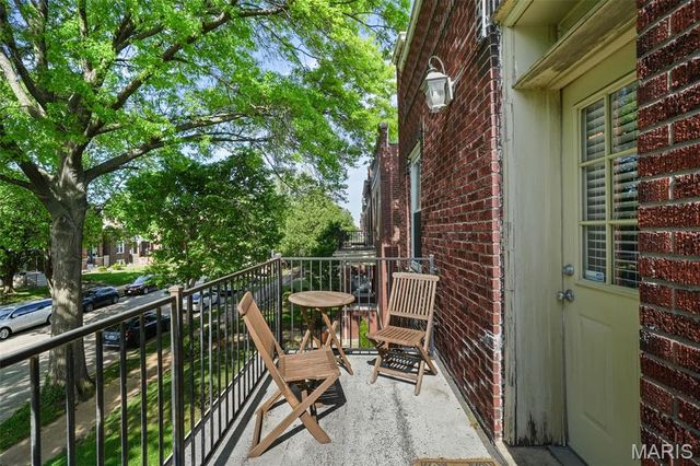 2103 Allen Avenue B, St Louis, MO 63104