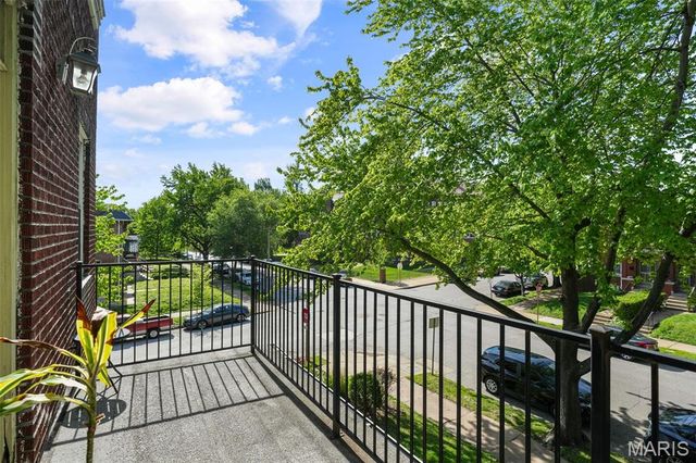 2103 Allen Avenue B, St Louis, MO 63104