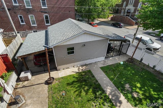 2103 Allen Avenue B, St Louis, MO 63104