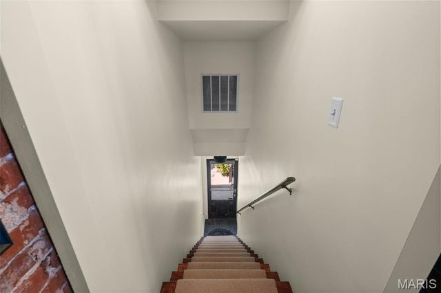 2103 Allen Avenue B, St Louis, MO 63104