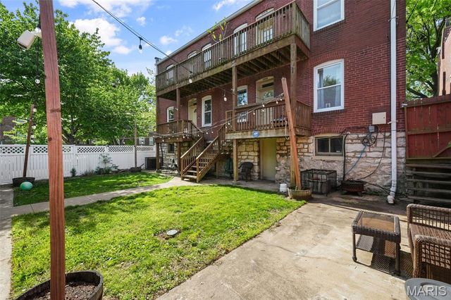 2103 Allen Avenue B, St Louis, MO 63104