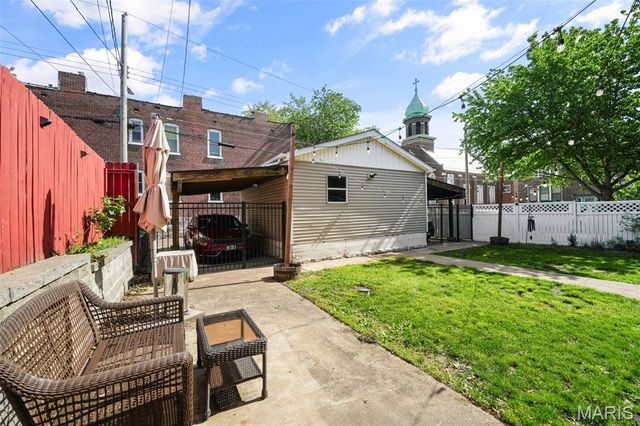 2103 Allen Avenue B, St Louis, MO 63104