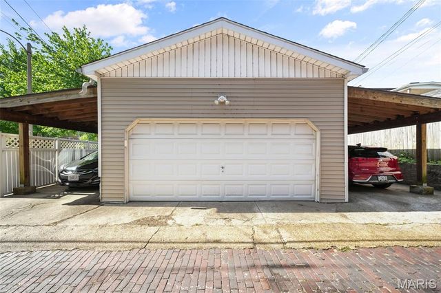 2103 Allen Avenue B, St Louis, MO 63104