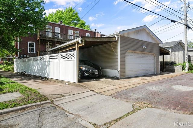 2103 Allen Avenue B, St Louis, MO 63104