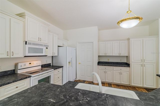 5915 NW 18TH PLACE, Ocala, FL 34482