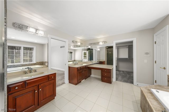 875 Cascades Drive, Aurora, OH 44202