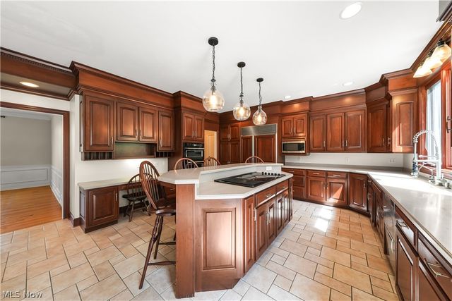 875 Cascades Drive, Aurora, OH 44202