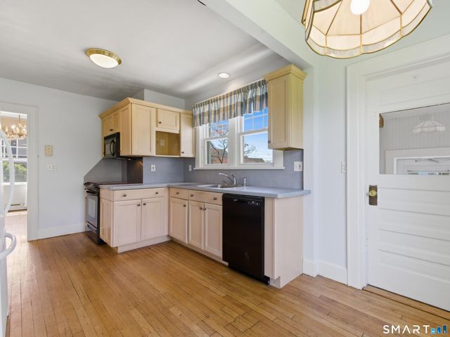 763 Ocean Avenue, New London, CT 06320