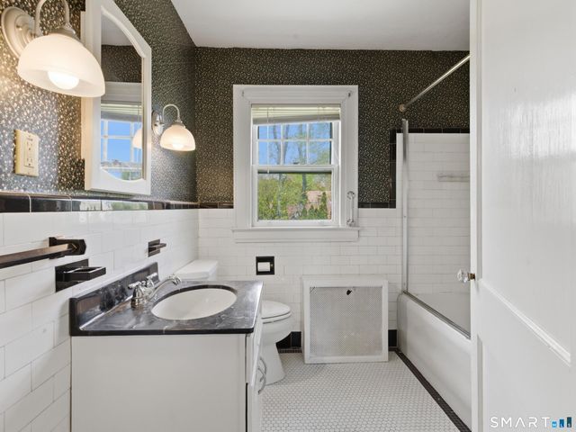 763 Ocean Avenue, New London, CT 06320