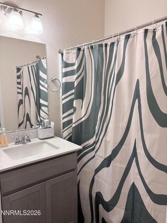 Image 5 of property listing at 2408 Tecumseh Way, Sparks, NV 89436