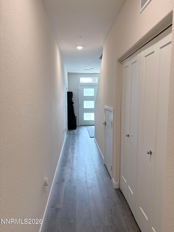 Image 8 of property listing at 2408 Tecumseh Way, Sparks, NV 89436