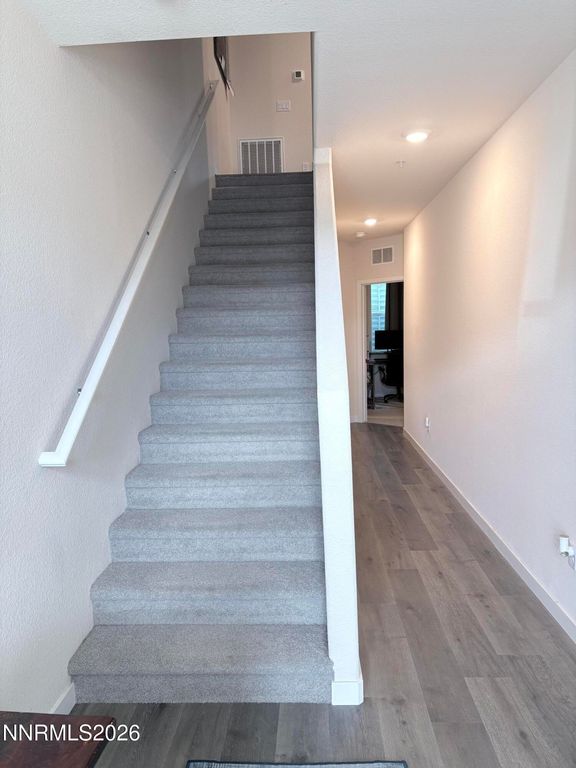 Image 9 of property listing at 2408 Tecumseh Way, Sparks, NV 89436