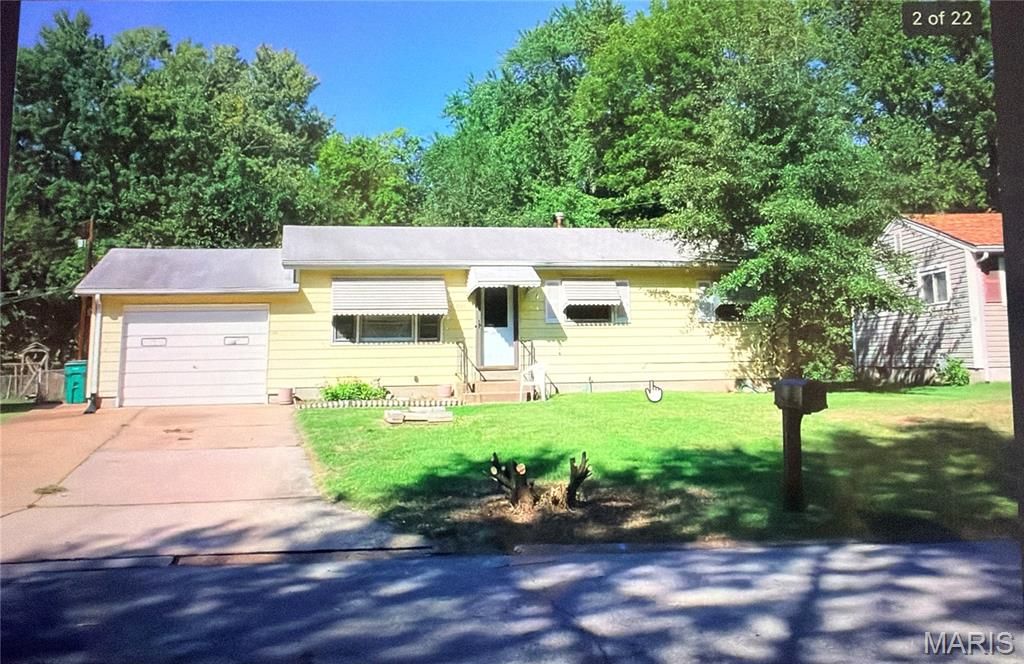 11905 Homestead Avenue, St Louis, MO 63138