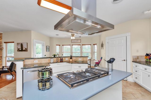 1730 Lakeshore Drive, Kingwood, TX 77339