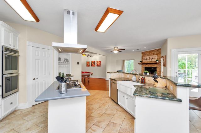 1730 Lakeshore Drive, Kingwood, TX 77339