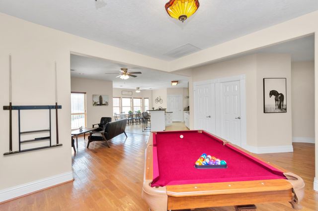 1730 Lakeshore Drive, Kingwood, TX 77339