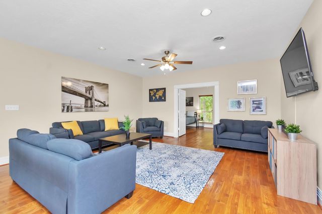 1730 Lakeshore Drive, Kingwood, TX 77339