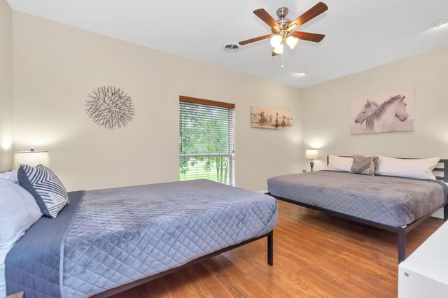 1730 Lakeshore Drive, Kingwood, TX 77339