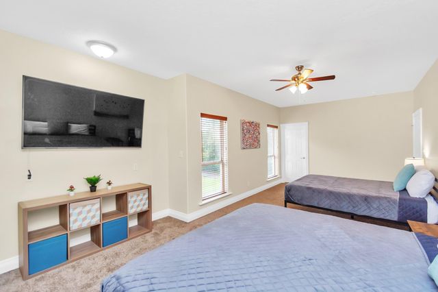1730 Lakeshore Drive, Kingwood, TX 77339