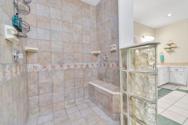 1730 Lakeshore Drive, Kingwood, TX 77339