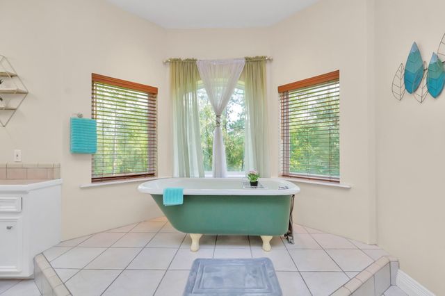 1730 Lakeshore Drive, Kingwood, TX 77339