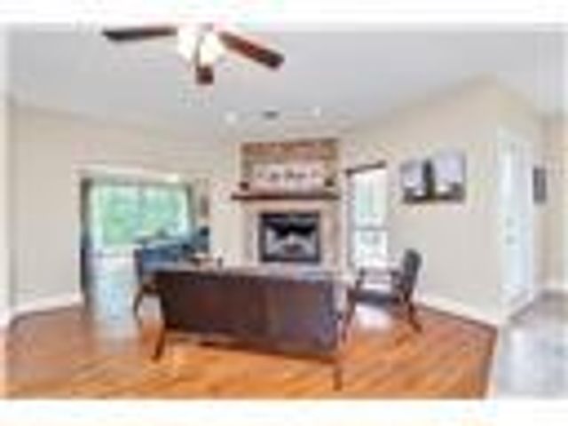 1730 Lakeshore Drive, Kingwood, TX 77339