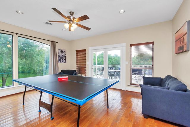 1730 Lakeshore Drive, Kingwood, TX 77339