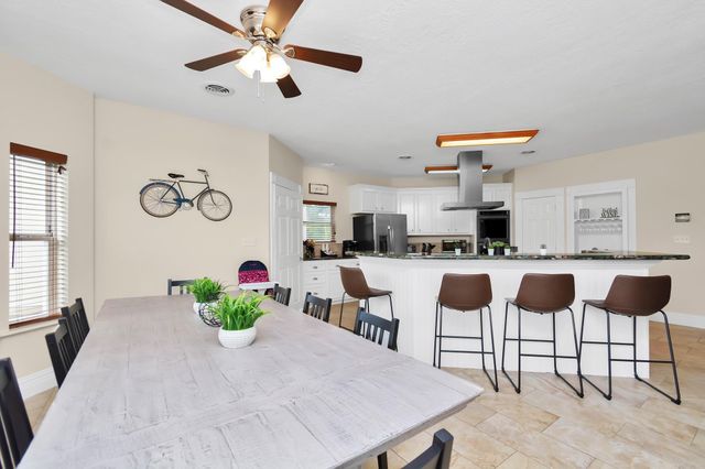 1730 Lakeshore Drive, Kingwood, TX 77339