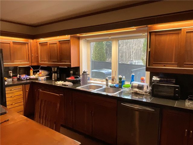 1567 PLAINFIELD Pike, Scituate, RI 02857