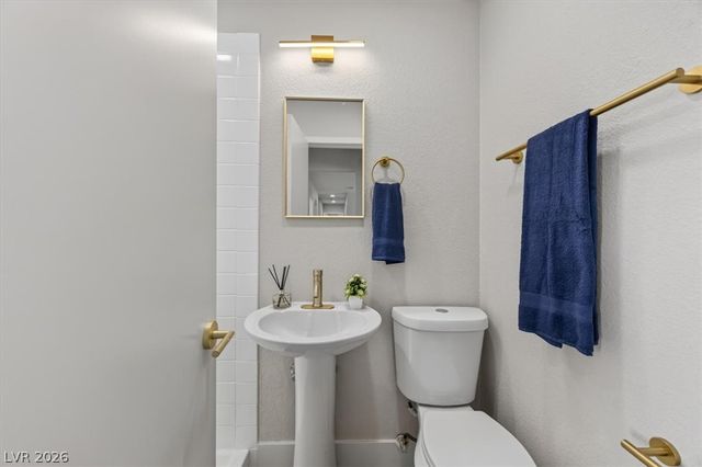 1905 West McDonald Avenue, North Las Vegas, NV 89032