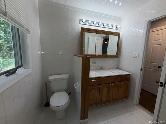 130 Park Lane, Middle Island, NY 11953