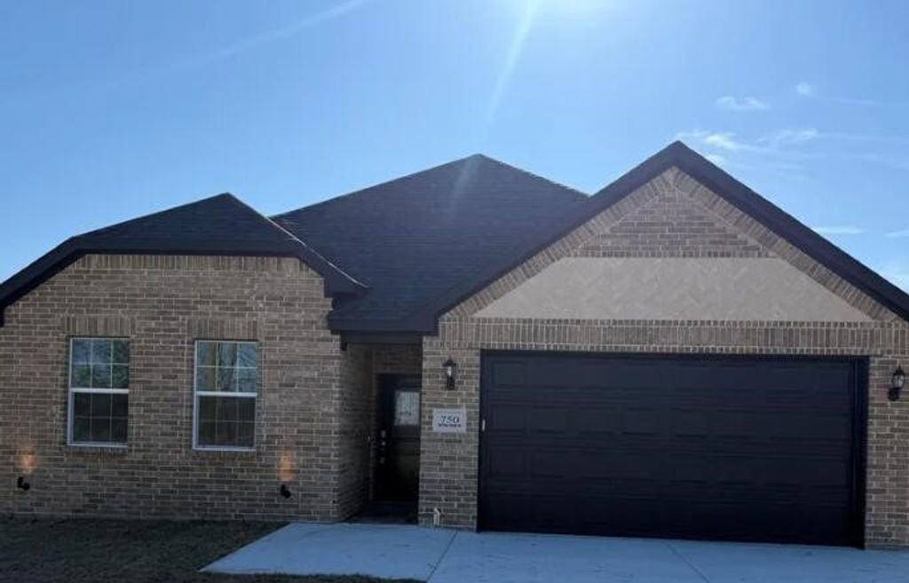 750 Section House Road, Alma, TX 75119