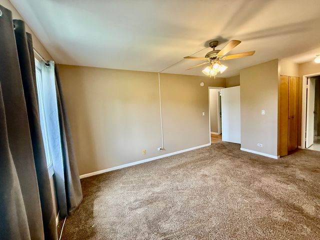 6818 ROBERTS Drive 7, Woodridge, IL 60517