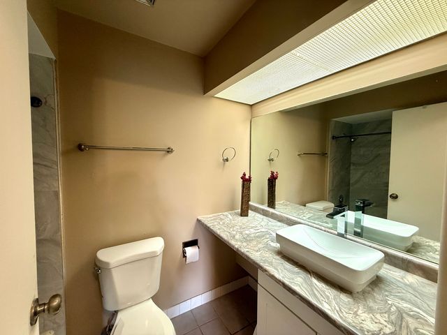 6818 ROBERTS Drive 7, Woodridge, IL 60517