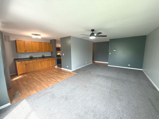 6818 ROBERTS Drive 7, Woodridge, IL 60517