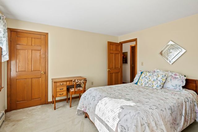 216 W Mountain St, Worcester, MA 01606