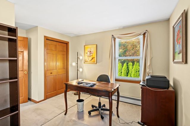 216 W Mountain St, Worcester, MA 01606