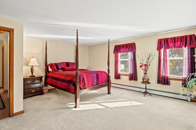 216 W Mountain St, Worcester, MA 01606