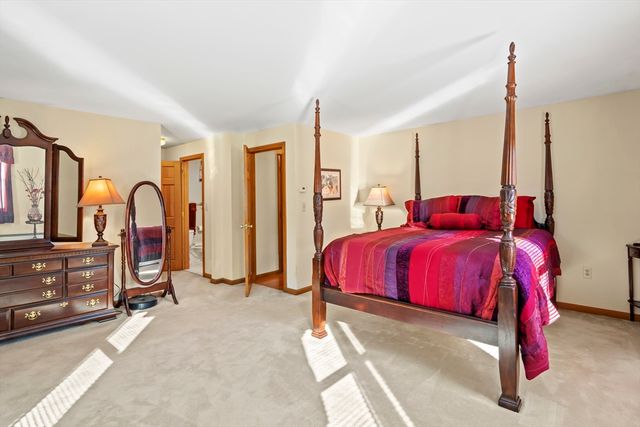 216 W Mountain St, Worcester, MA 01606