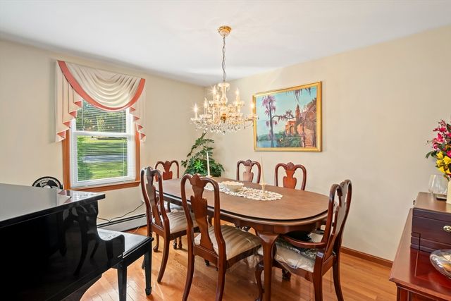 216 W Mountain St, Worcester, MA 01606