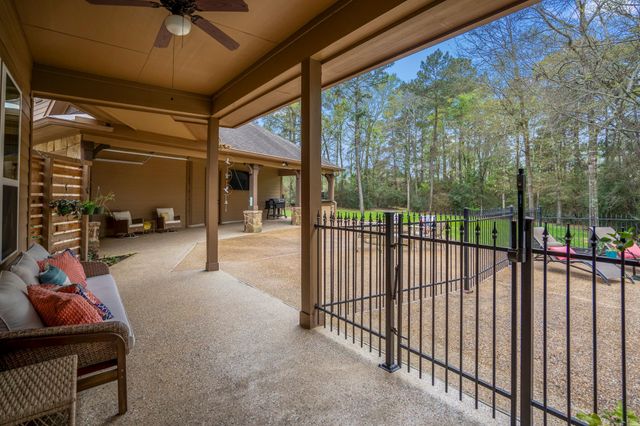 11310 Longmire Creek Court, Conroe, TX 77304