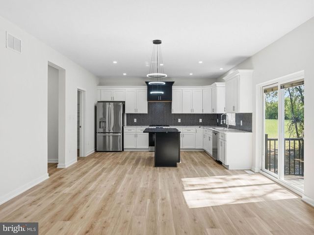 400 PAULSBORO RD, Swedesboro, NJ 08085